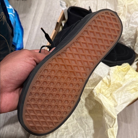 Vans Women's Black Platform Sneakers - Picture 7 of 8